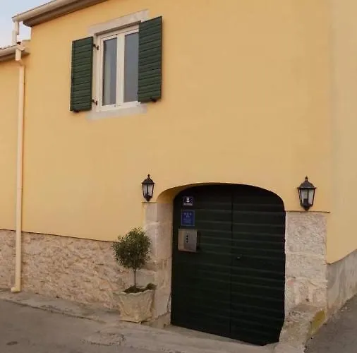 Villa House Justina *