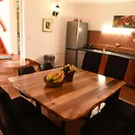House Justina Vila