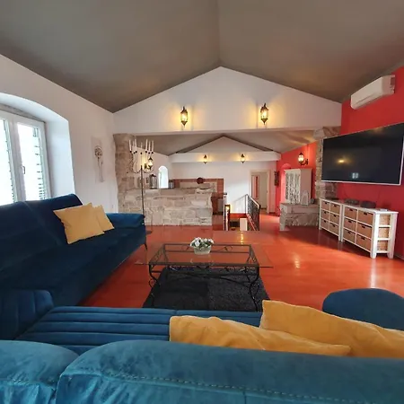 House Justina Villa